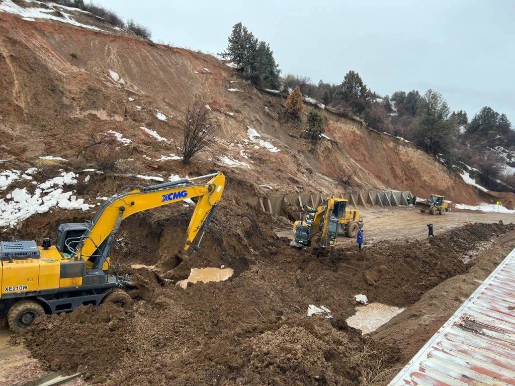 
											
											Миграция почвы произошла на дороге, ведущей в Амирси
											
											