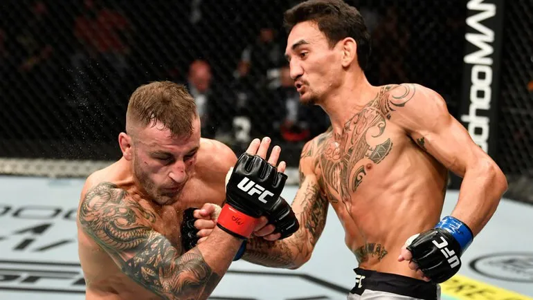 
											
											UFC 276. “Co-main event” yakunlandi
											
											