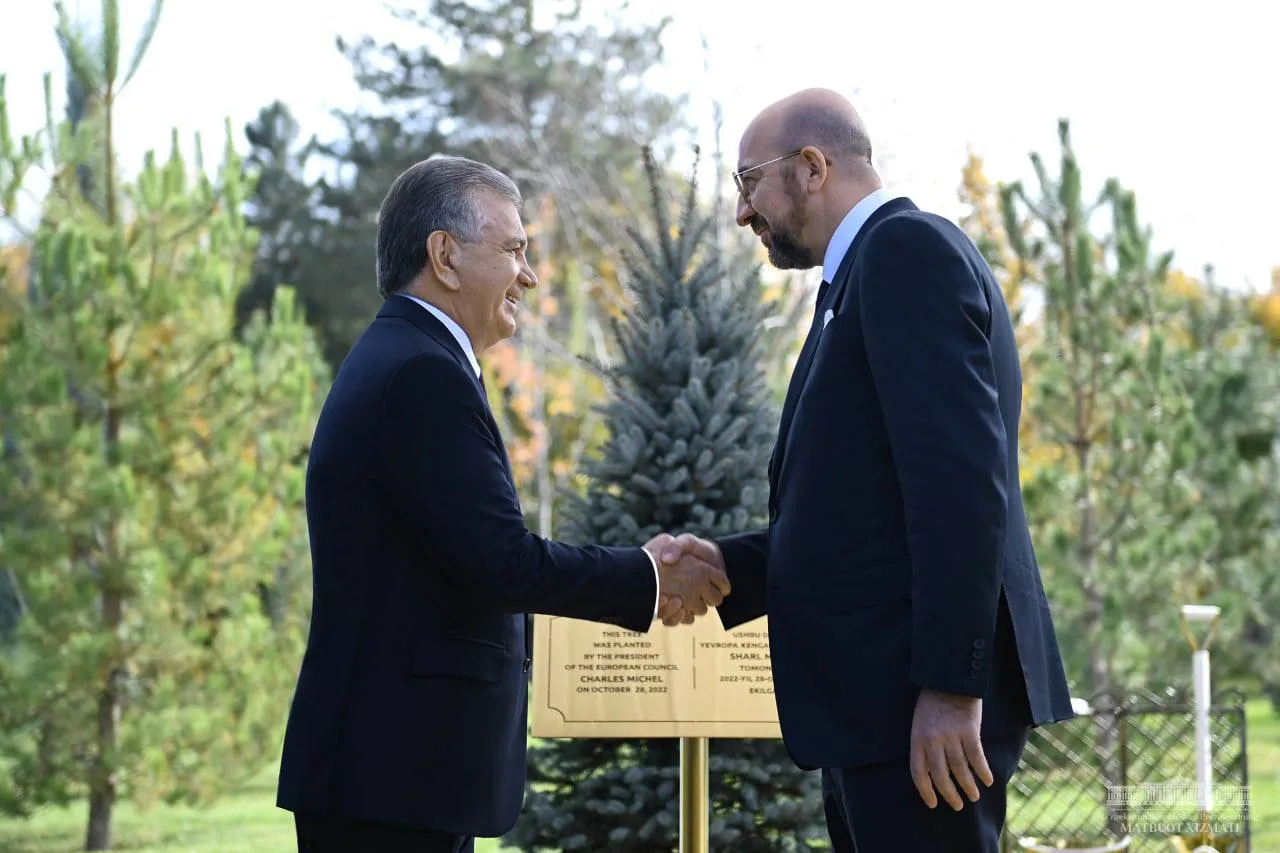 
											
											Yevropa kengashi Prezidenti Sharl Mishel Faxriy mehmonlar xiyobonida daraxt ekdi
											
											