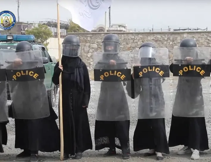 
											
											“Толибон” аёллар полиция бўлинмасини яратди
											
											