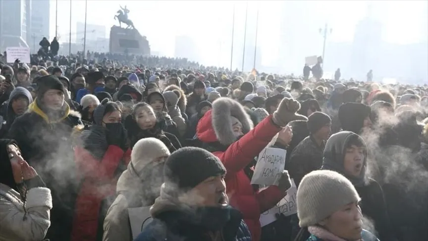 
											
											Мўғул ҳукумати истеъфога чиқмоқчи эмас, лекин ислоҳотларга тайёр
											
											