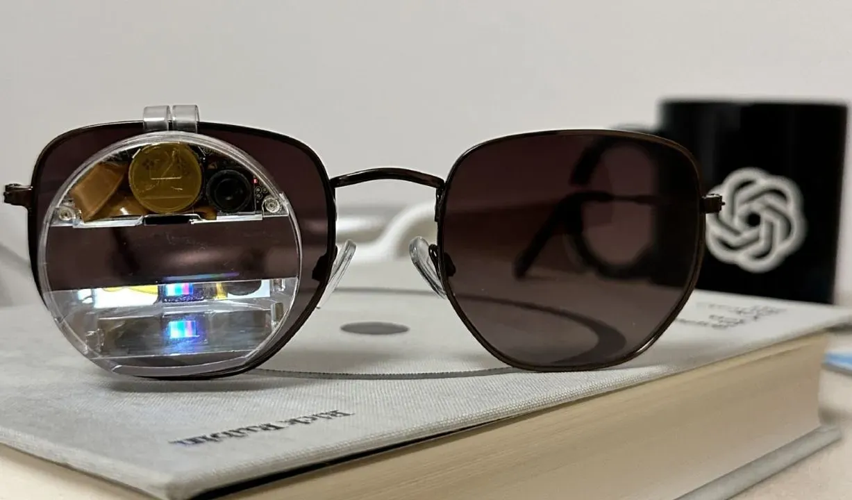 
											
											Одамларга сунъий интеллект ёрдамида суҳбатлашиш имконини берувчи “ақлли кўзойнак” яратилди (видео)
											
											