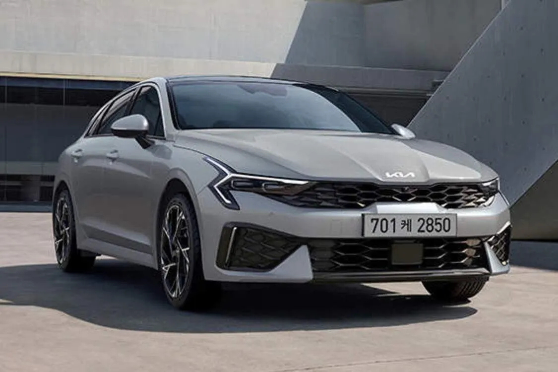 
											
											Kia K5 sedan namoyish qilindi
											
											