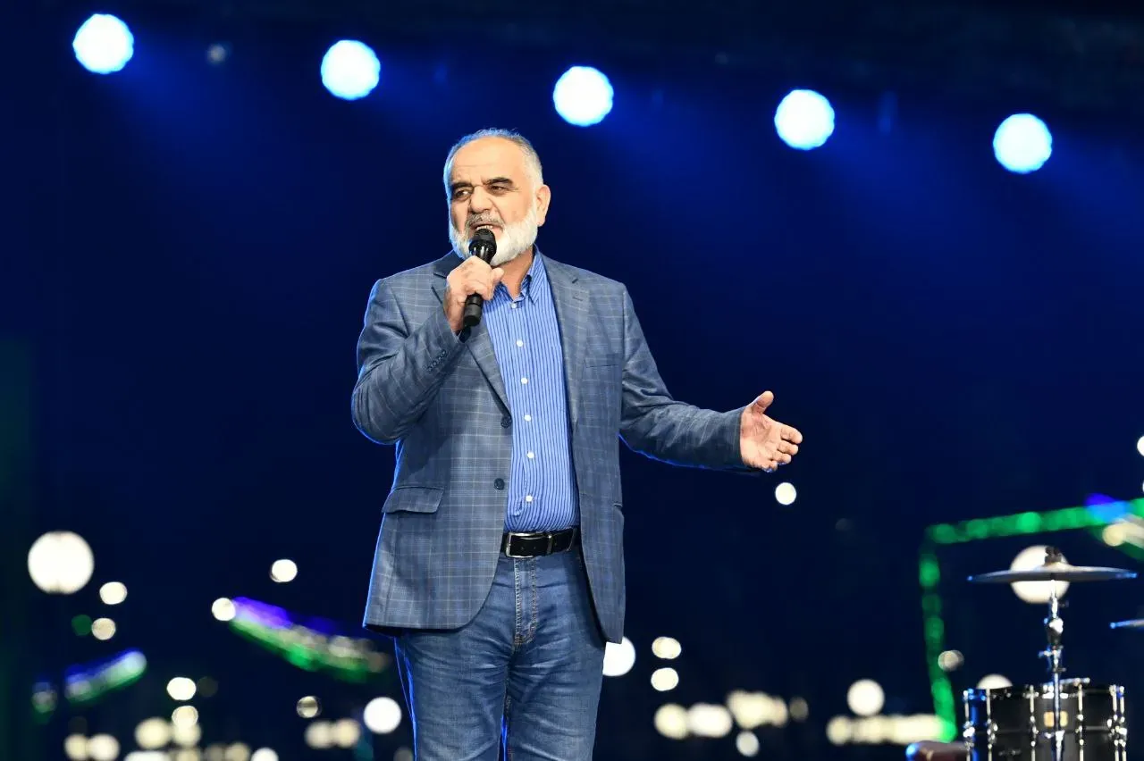 
														
														Актёр бўйдоқларга маслаҳат берди
														
														