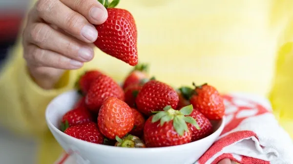 
											
											Қулупнай билан нима тайёрлаш мумкин: 3 та рецепт. Шўрва, ширинлик ёки лимонад
											
											