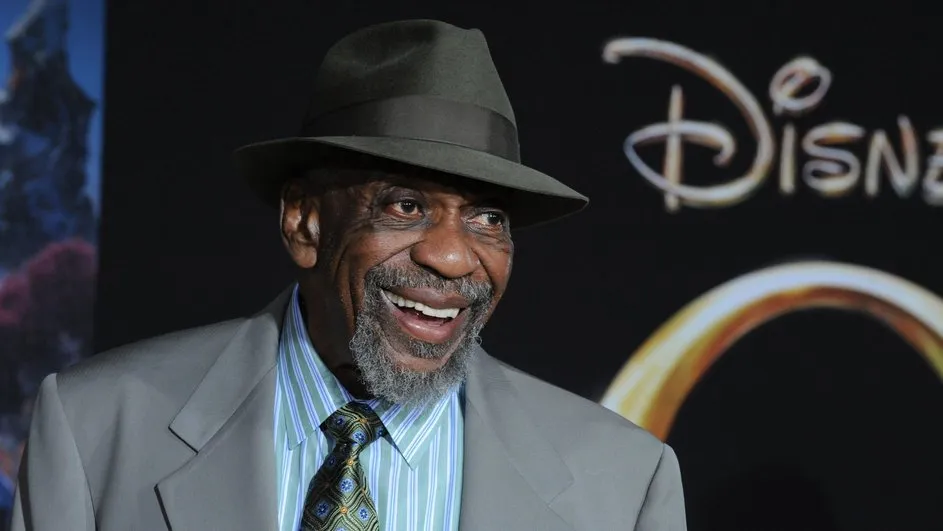 
														
														“Тансоқчи” фильми юлдузи Билл Коббс 90 ёшида вафот этди
														
														