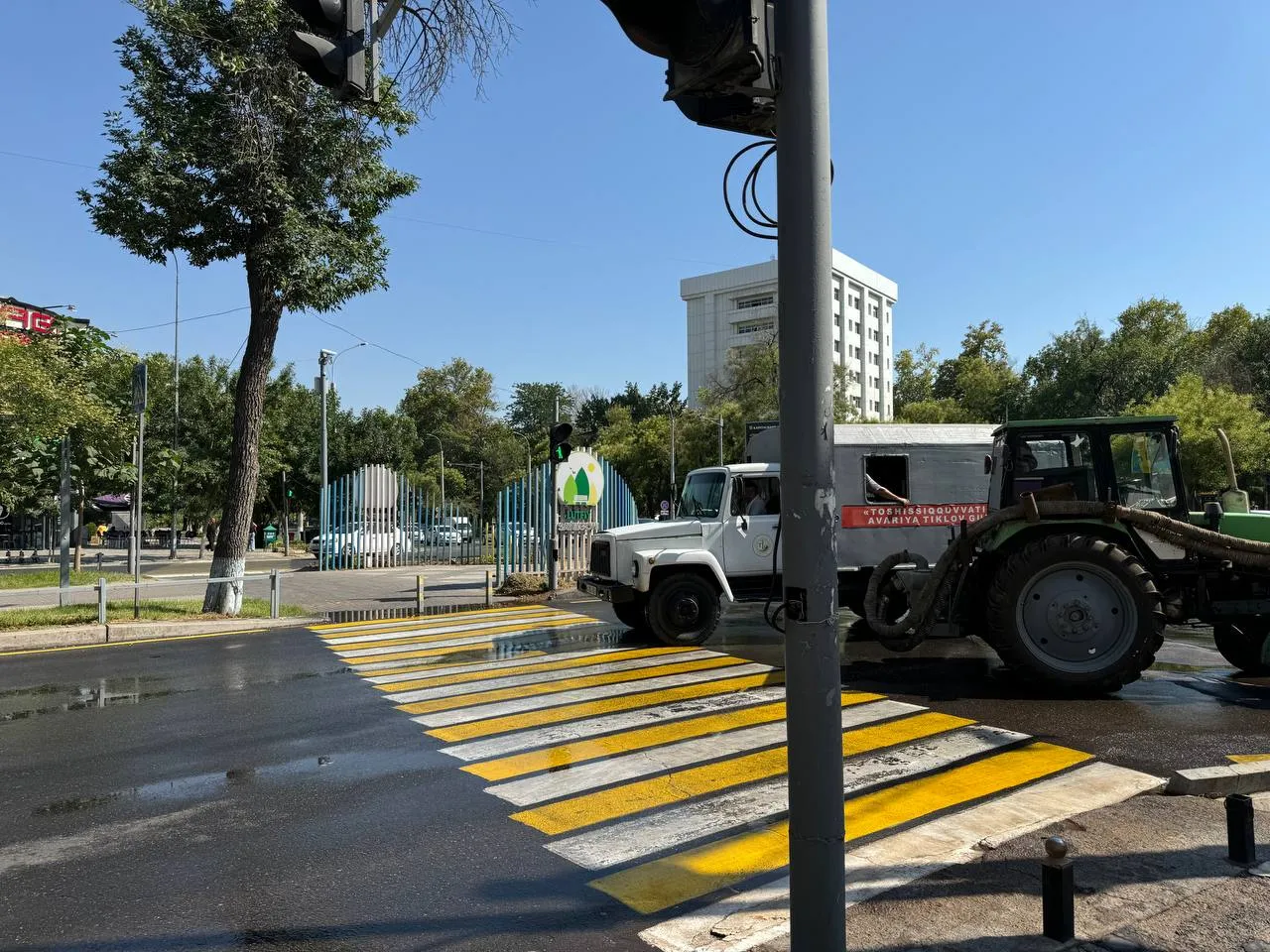 
											
											Uchtepa tumanida suv quvurlari yorilib ketdi
											
											