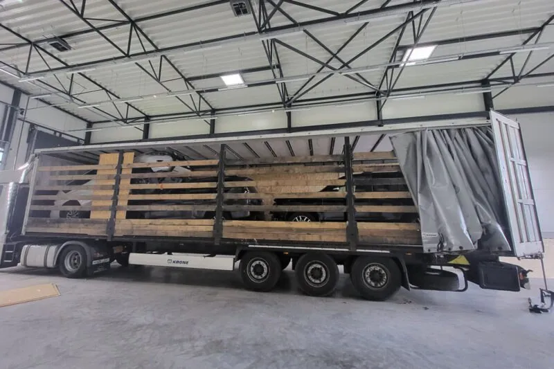 
											
											Toyota avtomobillarini hojatxona qog‘oziga o‘rab bojxonadan o‘tkazmoqchi bo‘lgan o‘zbekistonlik haydovchi qo‘lga olindi
											
											