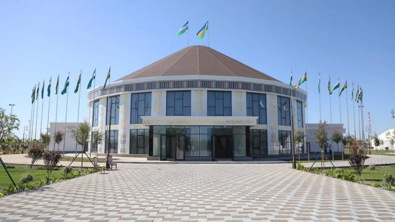 
											
											Қорақалпоқ қора уйи "Гиннес" рекордлар китобига киритилди
											
											