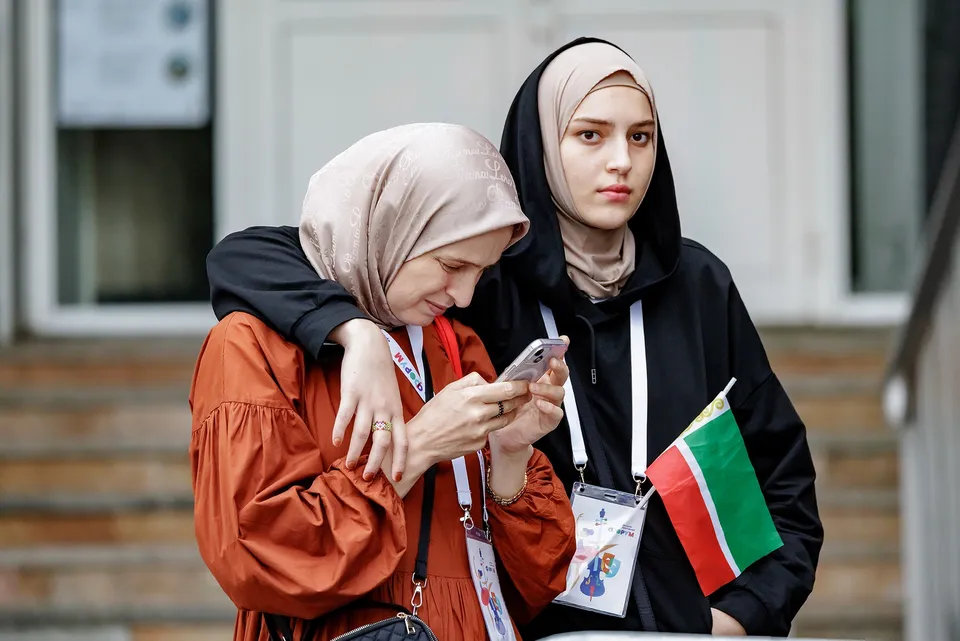 
											
											Россиядаги вилоятларнинг бирида мактабларда ҳижоб кийиш тақиқланди
											
											