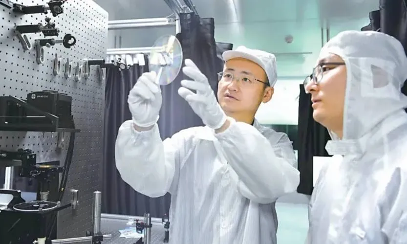 
											
											Хитойлик олимлар 360 ТБ сиғимга эга дисклар яратишди
											
											