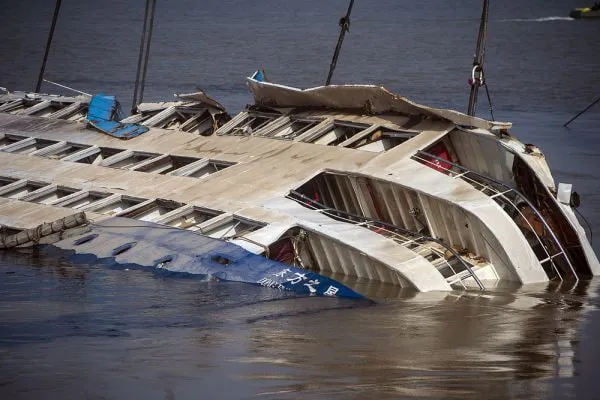 
											
											Yaman sohillarida muhojirlar kemasi cho‘kdi
											
											
