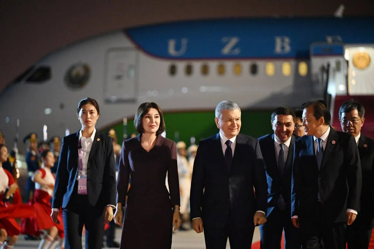 
											
											Шавкат Мирзиёев Хитойга етиб борди
											
											