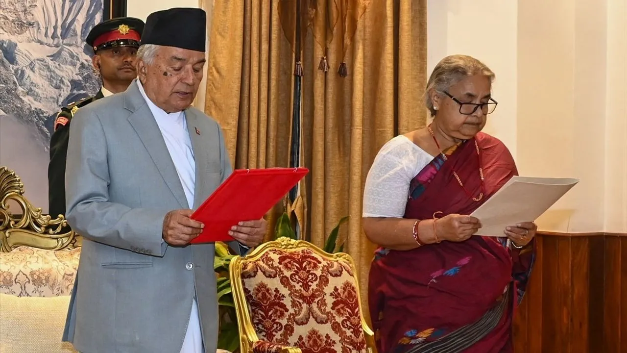 
											
											Непалда намойишчилар ChatGPT тавсияси билан муваққат бош вазирни тайинлашди
											
											