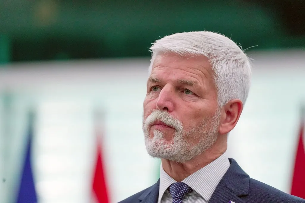 
											
											Chexiya prezidenti NATO davlatlari chegarasini buzgan Rossiya samolyotlarini urib tushirishni taklif qildi
											
											