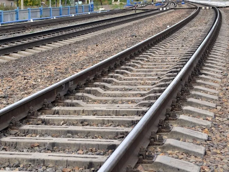 
											
											Toshkent viloyatida yuk poyezdi vagonlari relsdan chiqib ketdi
											
											