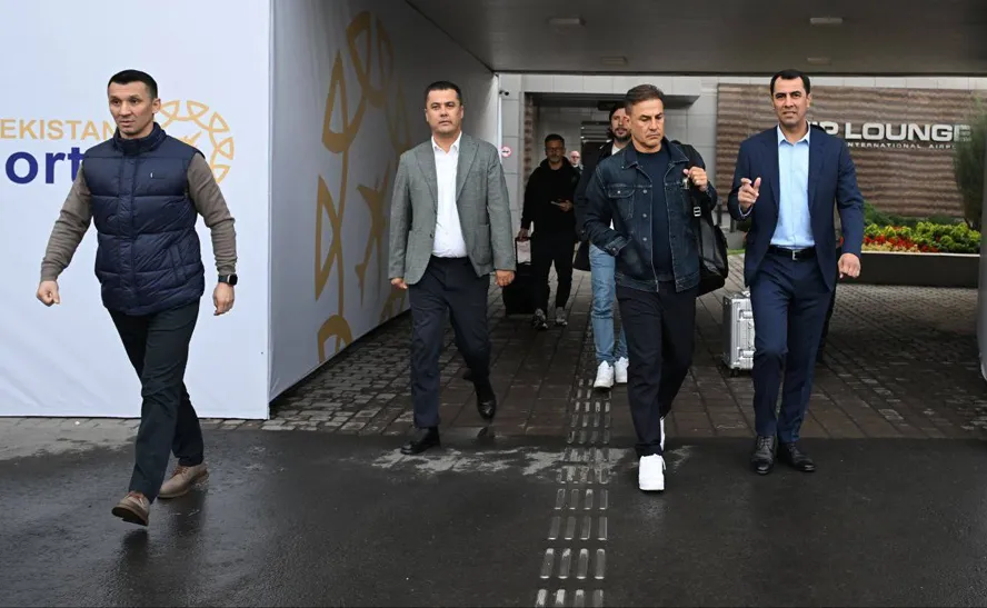 
											
											Фабио Каннаваро мураббийлар штаби билан биргаликда Тошкентга етиб келди
											
											