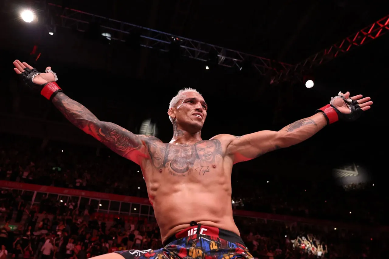 
														
														UFC. Charlz Oliveyra Braziliyada o‘tgan turnirda Mateush Gamrot ustidan g‘alaba qozondi
														
														