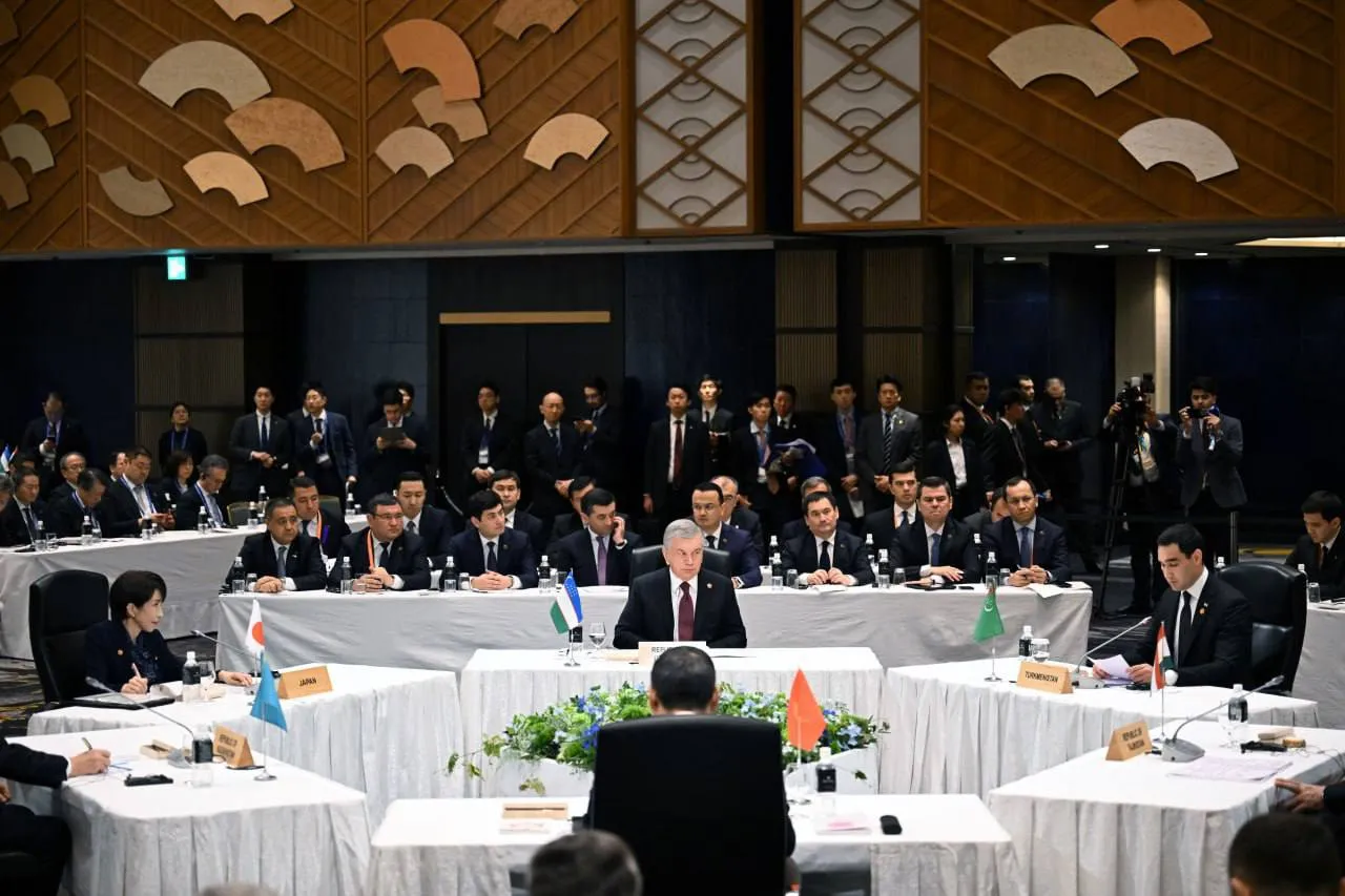 
											
											“Agar kuchlar birlashtirilsa, tog‘larni ham o‘z o‘rnidan siljitish mumkin” – Shavkat Mirziyoyev
											
											