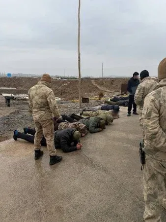 
											
											Навоийда ноқонуний олтин қазиб олиш билан шуғулланган жиноий гуруҳ фош этилди
											
											