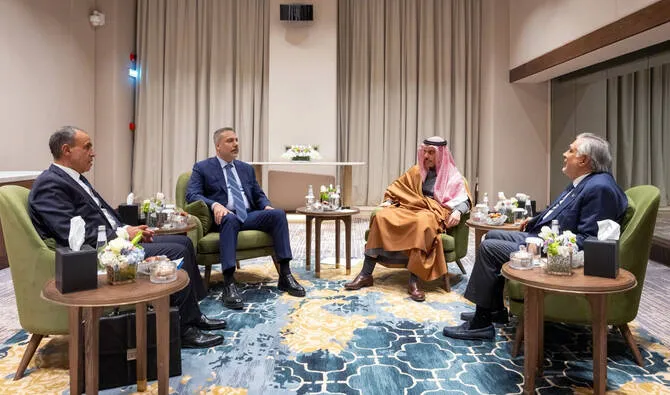 
														
														Yakshanba kuni Pokistonda Saudiya Arabistoni, Turkiya va Misr tashqi ishlar vazirlari Yaqin Sharqdagi urush bo‘yicha muzokaralar o‘tkazadi
														
														