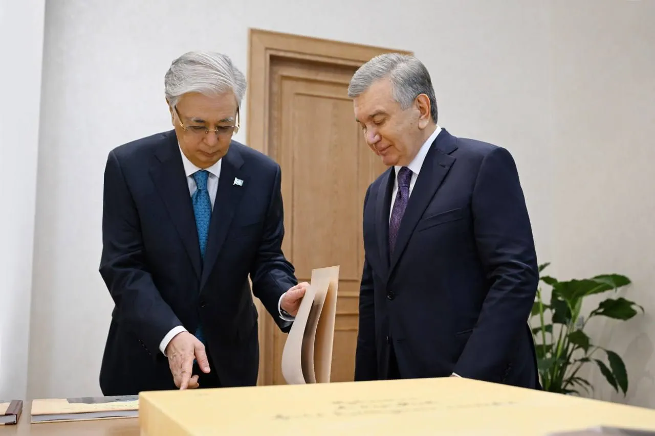 
														
														Мирзиёев ва Тоқаев Бухородаги ситуатсион марказ фаолияти билан танишди
														
														