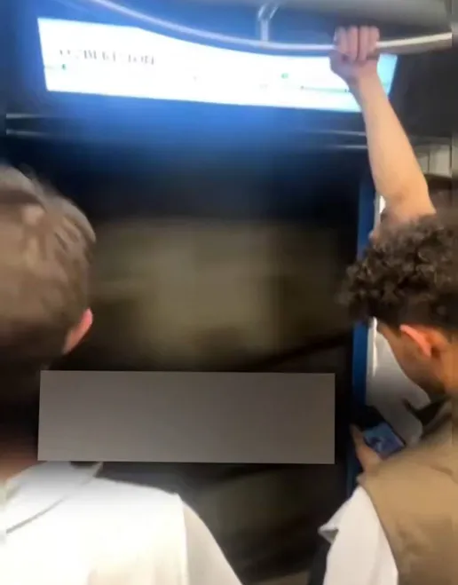 
														
														Toshkent metrosida poyezd eshigi yopilmasdan harakatlandi
														
														