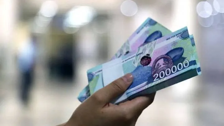 Termizda maktab direktori pora sabab 4 yilga qamaldi