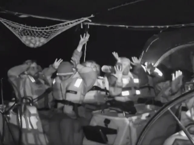 Исроил Ғазога ёрдам олиб кетаётган 200 га яқин одамни қўлга олди