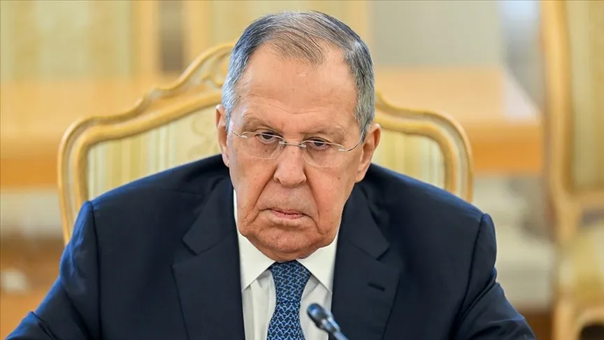 Лавров матбуот анжуманида журналистга танбеҳ берди