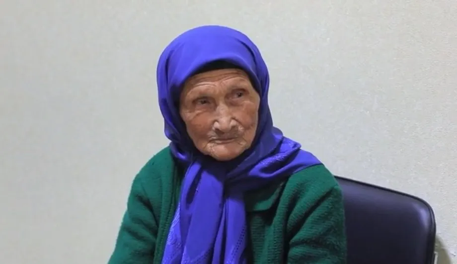 Наманганда 93 ёшли момо илк бор туғилганлик гувоҳномасига эга бўлди