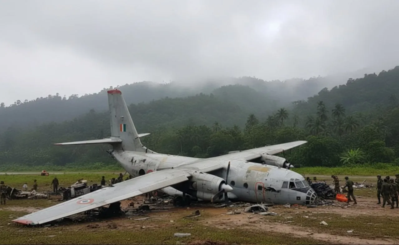 Ҳиндистонда Ан-32 ҳарбий самолёти ҳалокатга учради