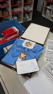 Зеленский Полшадан олган “Оқ бургут” орденини почта орқали қайтариб юборди