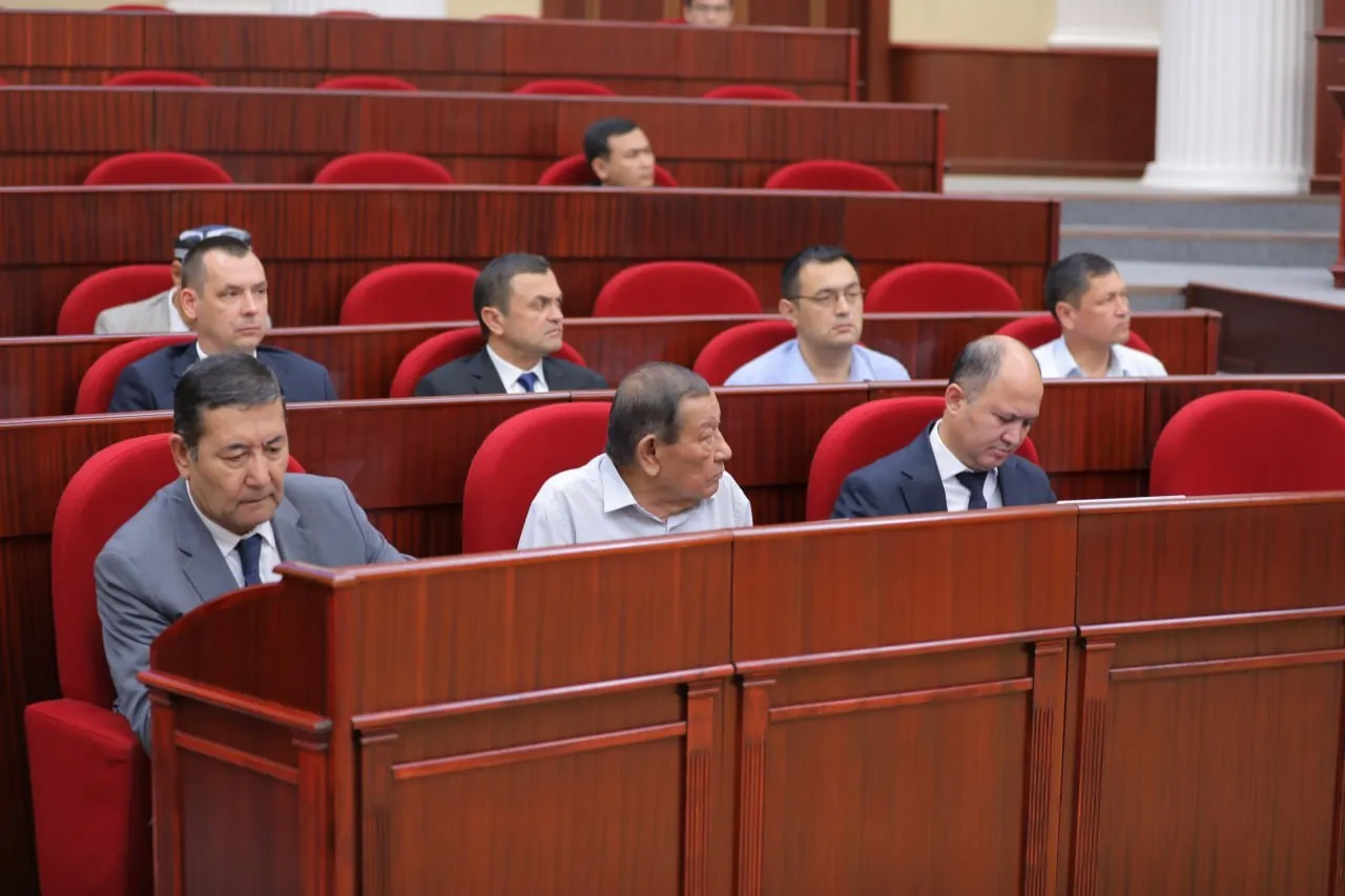 
														
														Ўзбекистонда алифбони янгилаш бўйича қонун қабул қилинди
														
														