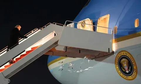 Tramp Turkiyani eski Air Force One samolyotida tark etdi