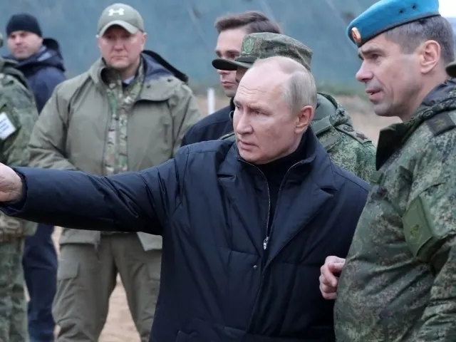 Путин оғир жиноятлар учун судланган айрим шахсларни армияга қабул қилишга рухсат берди