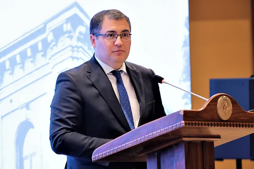Ruslanbek Davletov prezident maslahatchisi lavozimidan ozod etildi
