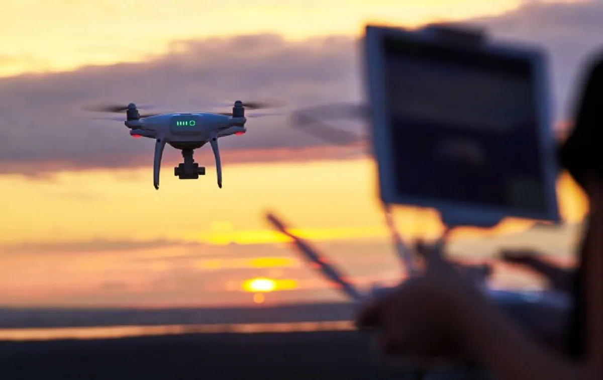 Belarusda 10-sinf o‘quvchilariga dron boshqarish va taktik tibbiyot o‘rgatiladi
