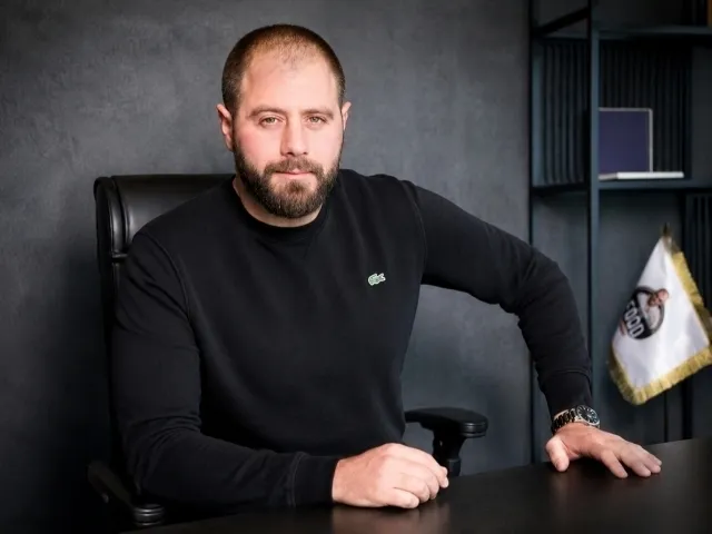 Машҳур блогер наркотик савдосида гумонланиб қўлга олинди