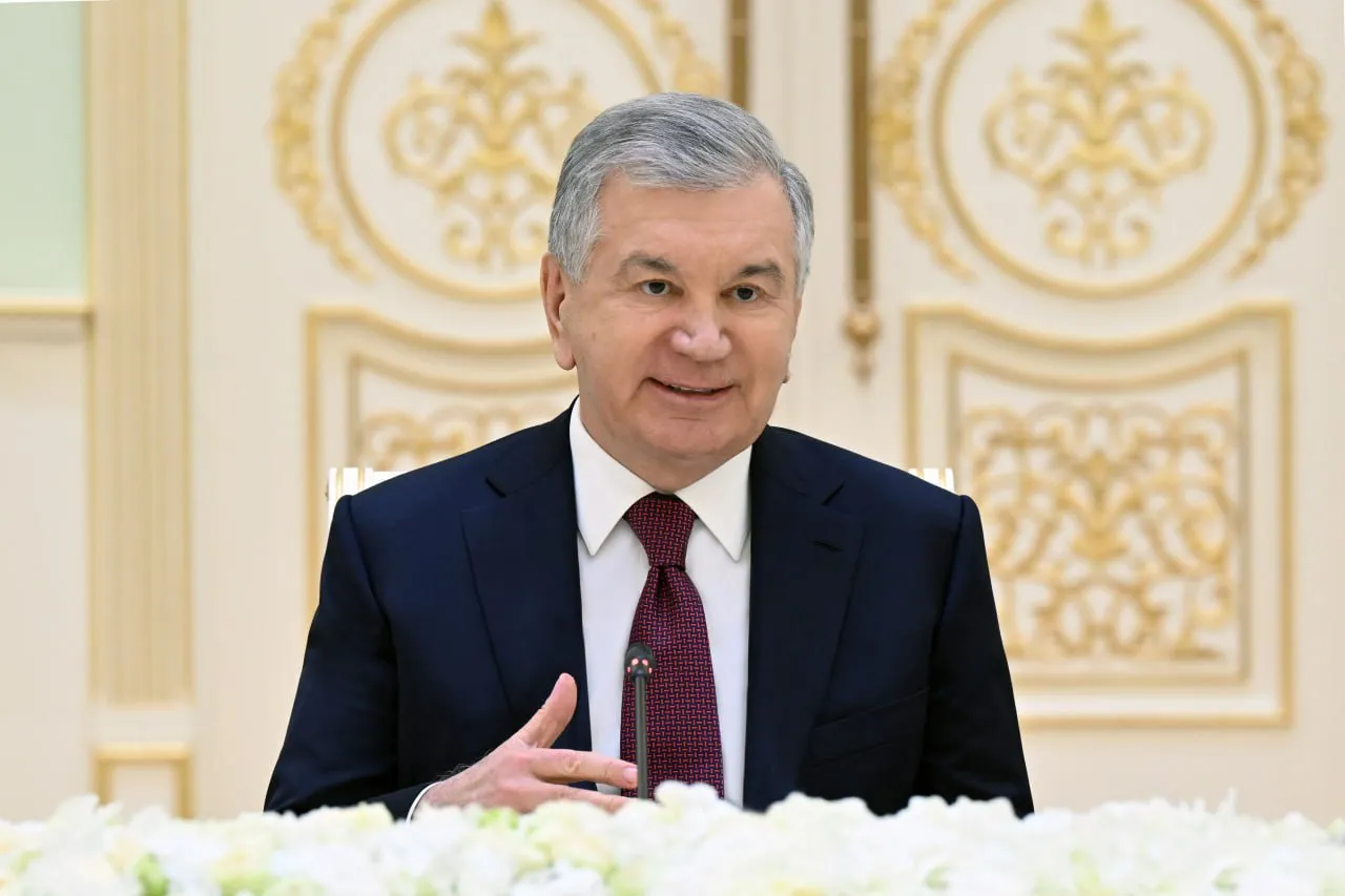 
														
														Шавкат Мирзиёев Зеленскийга табрик йўллади
														
														
