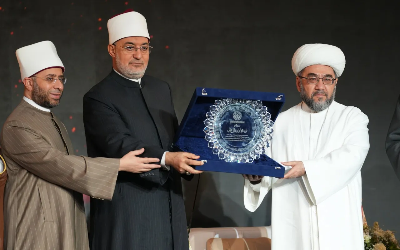 
														
														Muftiy Shayx Nuriddin Xoliqnazar mukofotlandi
														
														