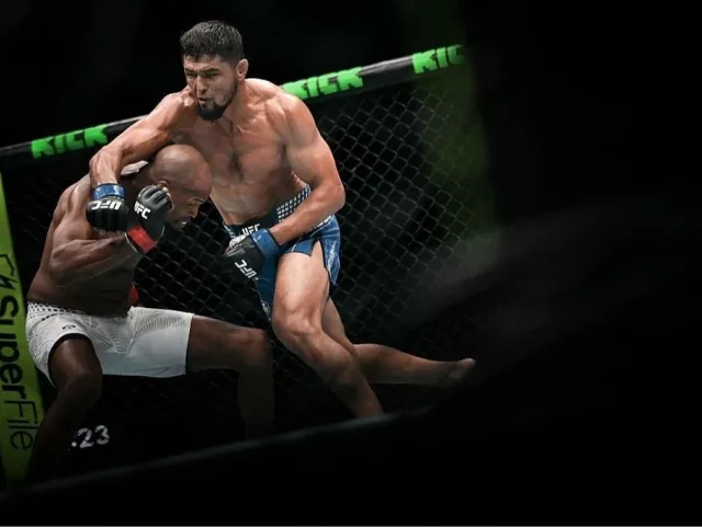 Nursulton Ro‘ziboyev UFC jangida Maykl “Venom” Peyjga yutqazdi