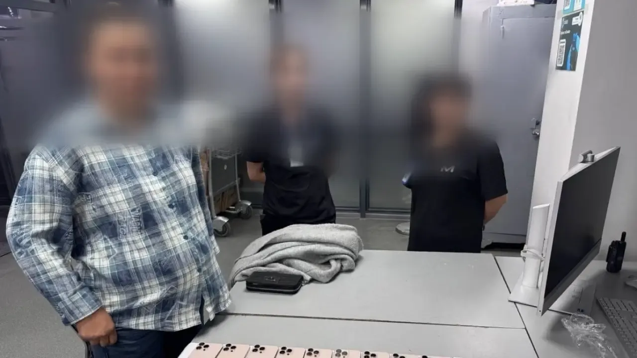Тошкент аэропортида 227 млн сўмлик иПҳонеъларни яширинча олиб киришга уриниш аниқланди