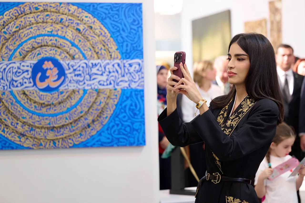 Saida Mirziyoyeva Ashxoboddagi “ONA. Ona tabiat” ko‘rgazmasida ishtirok etdi